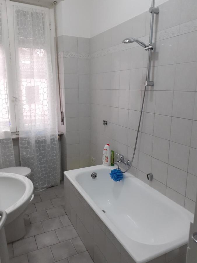 La Casa Di Luca Apartment Asti Luaran gambar